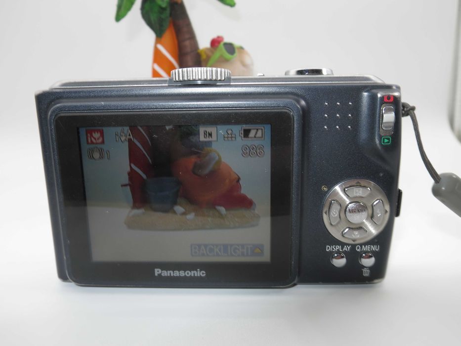 Panasonic Lumix TZ4 компактен цифров фотоапарат с голям Leica 10х оптичен зум, дигитална камера в отлично състояние, работи перфектно
