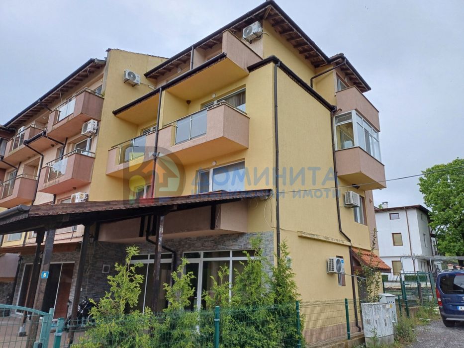 Двустаен апартамент, напълно обзаведен. Луксозно изпълнение