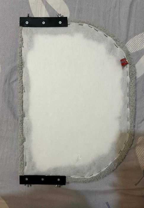 Лежанка для кошек на окно