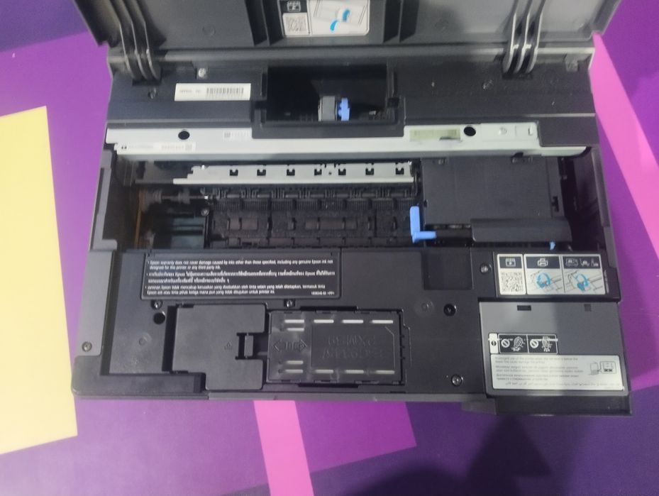 Продам принтер л8050