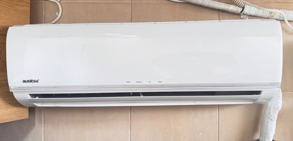 Продавам Климатик Auratsu (Midea) 12000BTU