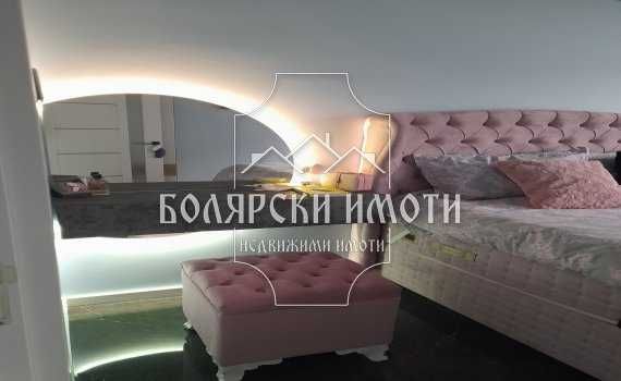 Продава се Четиристаен апартамент в Велико Търново, Център - 160 кв.м за 1407 €/кв.м - Снимка #8