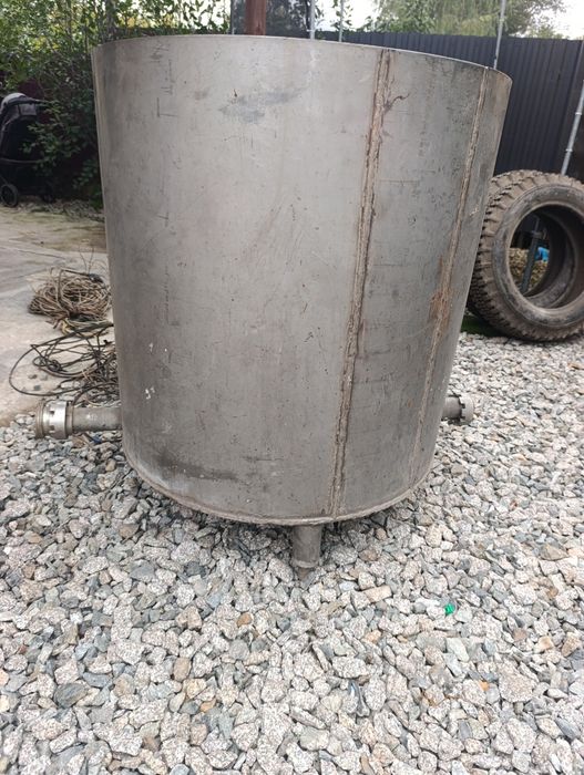 Продам ёмкость из нержавеющей стали