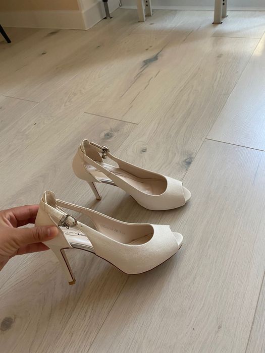 Продаётся новые женские обуви