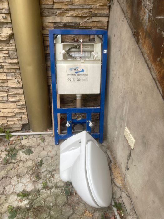 Продам туалет, качественный.