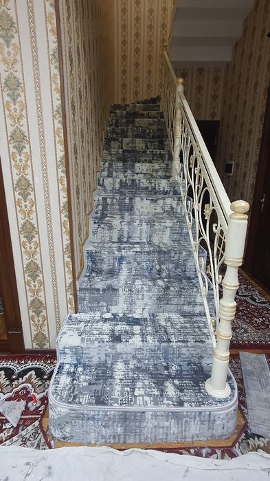 Gilam averlok qilish va kesish ulash xizmatlari