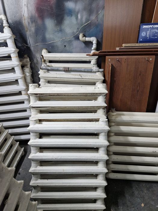 Продам чугунные батареи