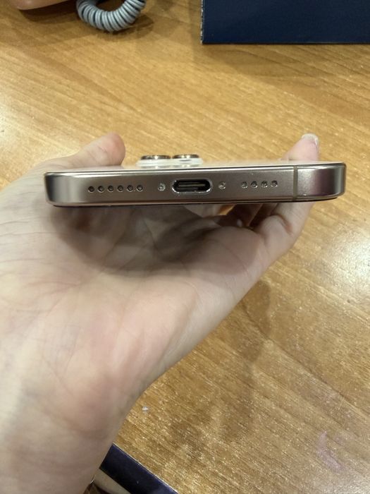 Vand iPhone 16 Pro Max, 256 gb Desert Titanium