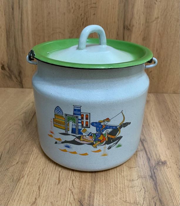 кастрюли бидоны чайник друшлаг холодница