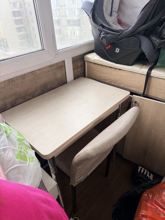 Продается комод, стол и стулья