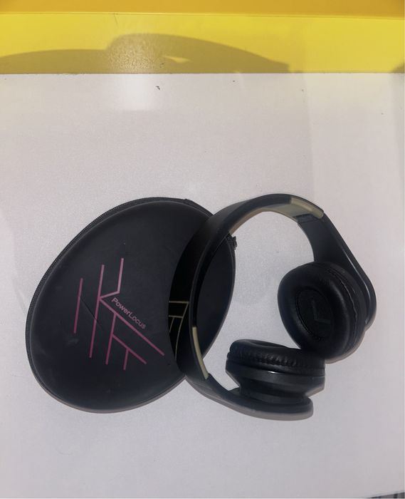 Слушалки Power Locus със златни елементи