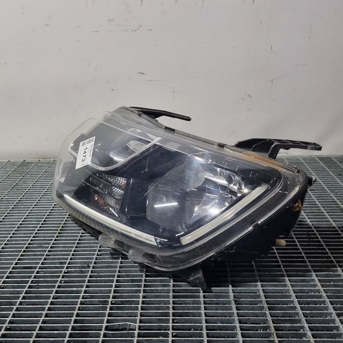 Far Stanga Dacia Duster II 2018 - 2021 SUV 4 Usi (1473) Fara xenon O PRINDERE RUPTA