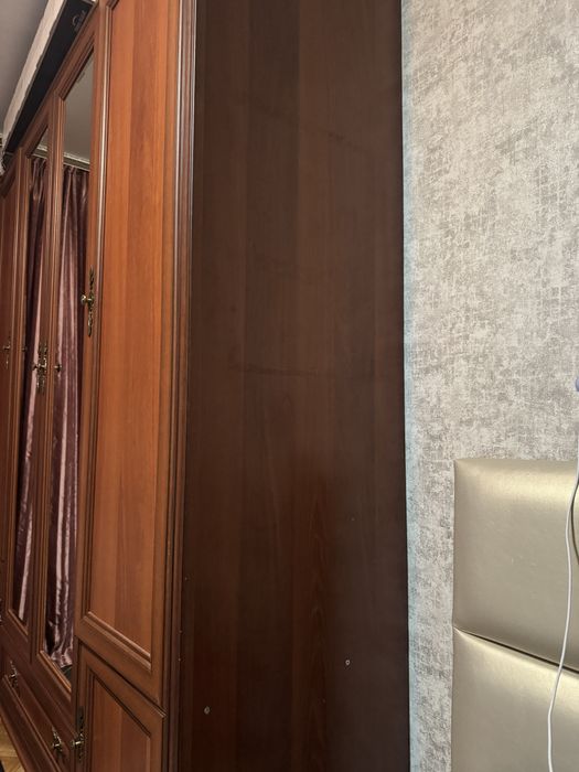 Шкаф с тумбочкой