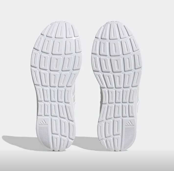 Продам новые кроссовки