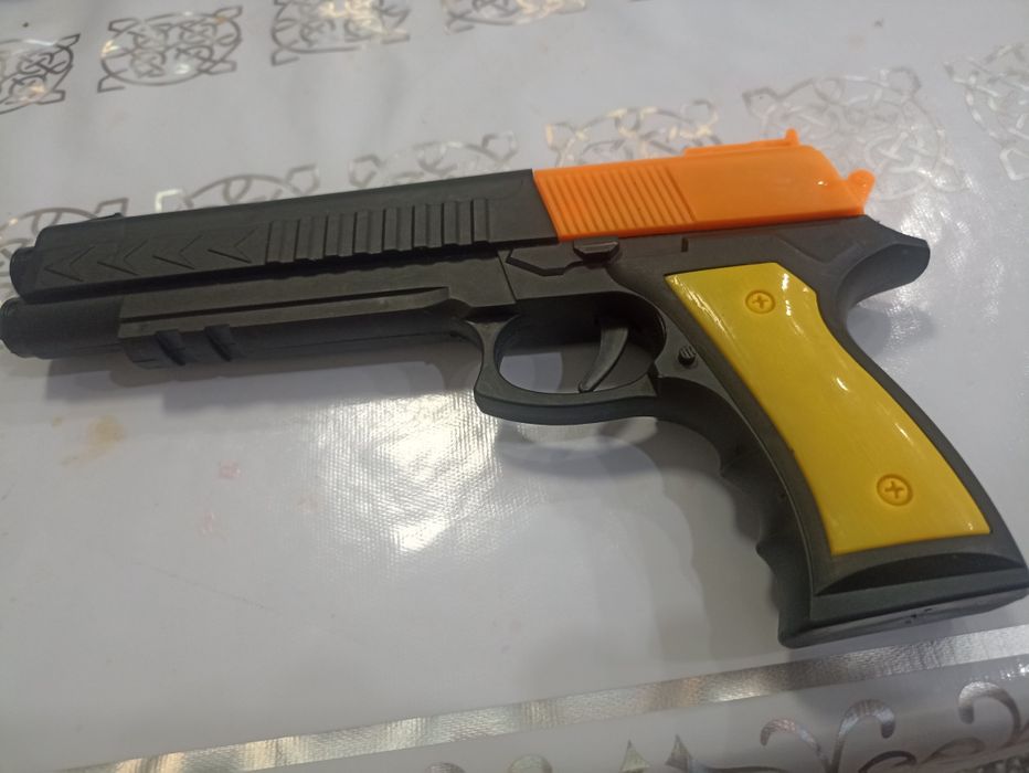 Пистолет продам за 1000 тенге.