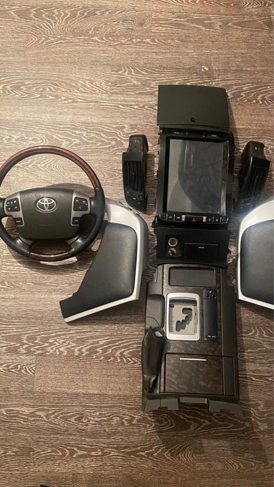 Toyota Land Cruiser 200