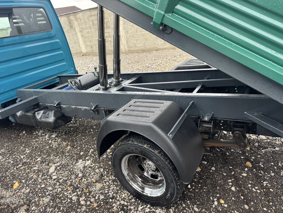 Iveco 35.15 badculabil pe 3 parti