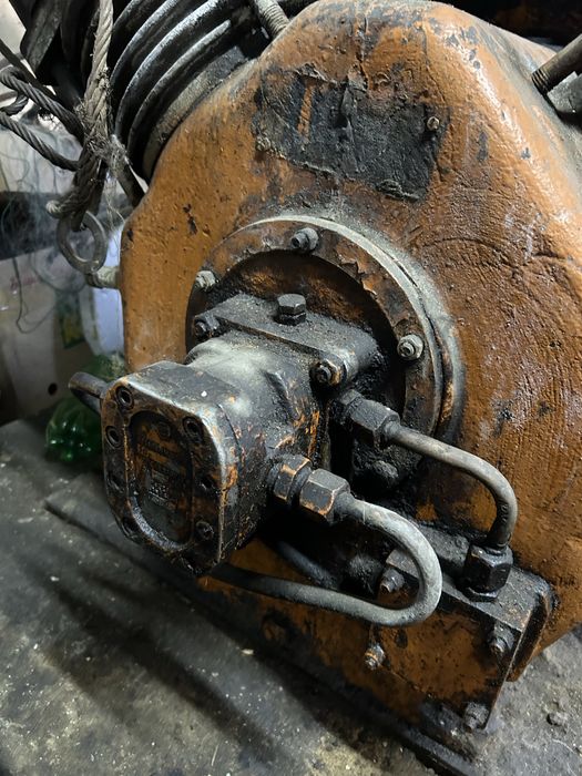 Продам компрессор поршневой воздушный