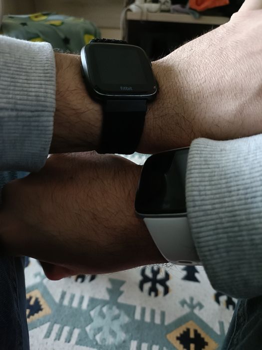 2x Fitbit Versa 1 (FitbitPay/Simplu)
