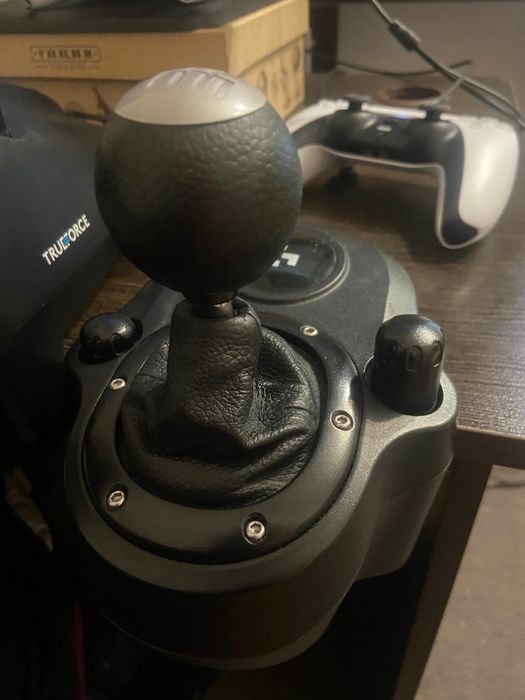 Игровой руль Logitech g923