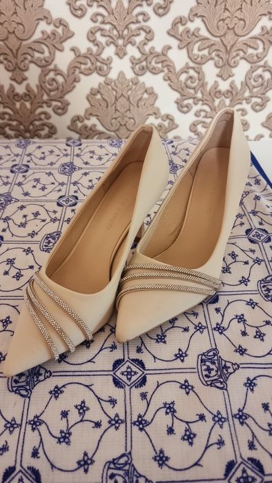 Туфли бежевые...