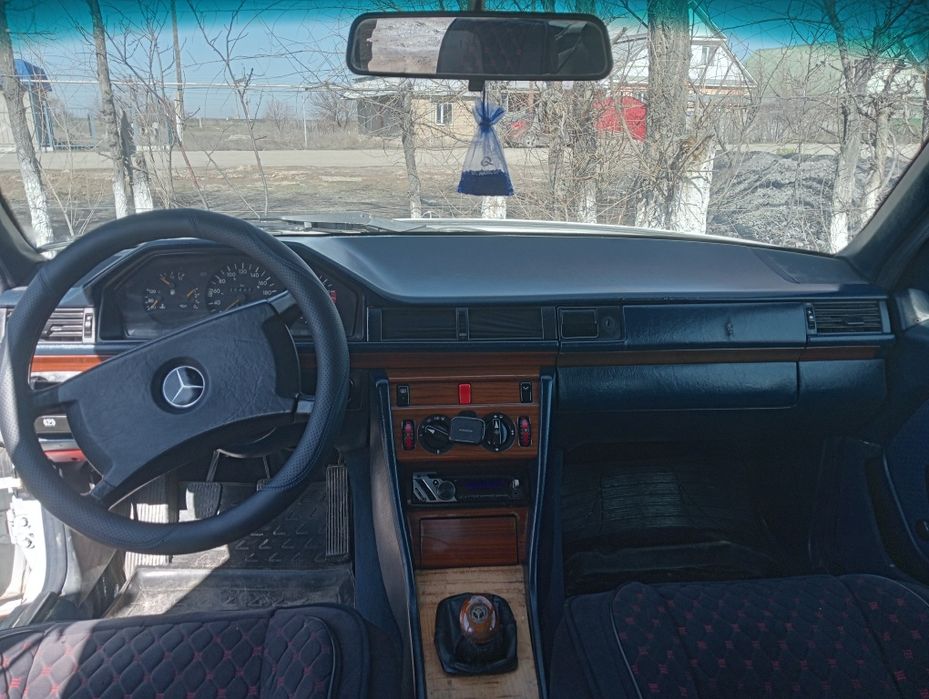 Мерс 124  обмен бар