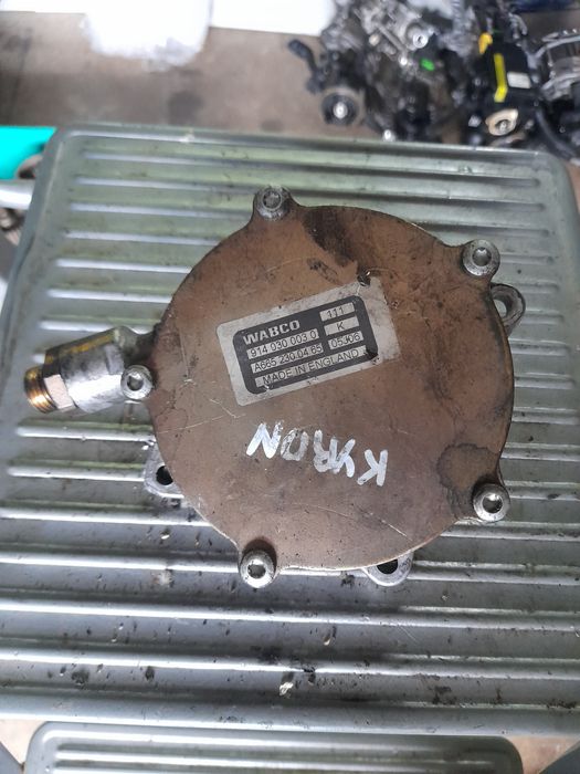 Вакум помпа за Kyron