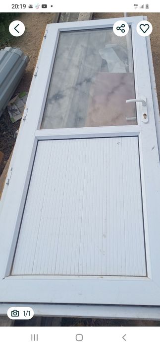 Пластиковые двери