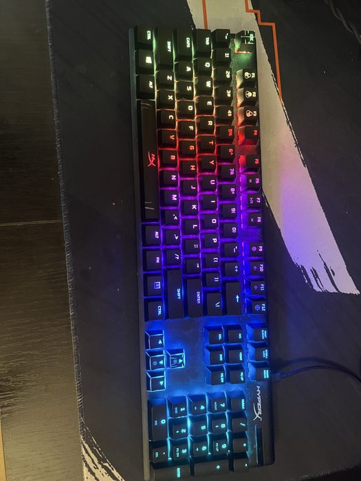 Tastatura mecanica hyperx alloy origins 100% cu switchuri rosii