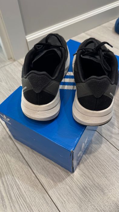 Кроссовки adidas