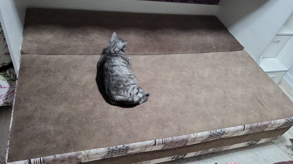 Продам кровать двухъярусную