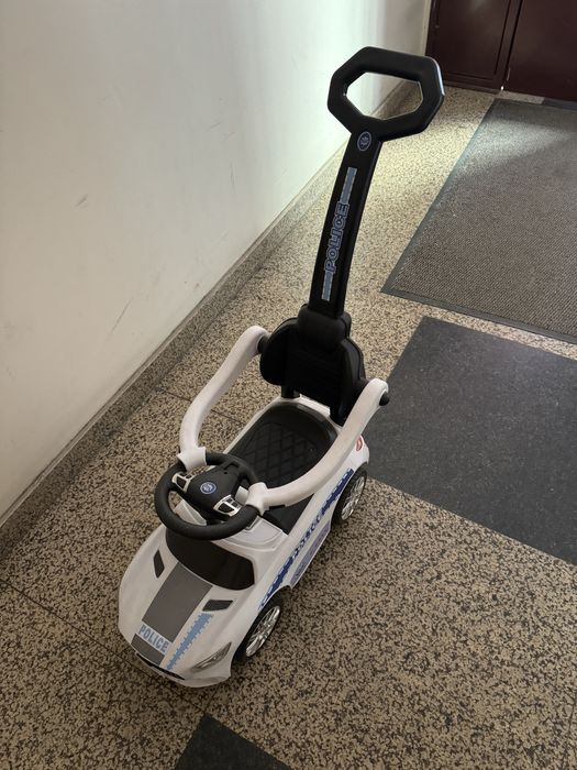 Детска кола с родителски контрол