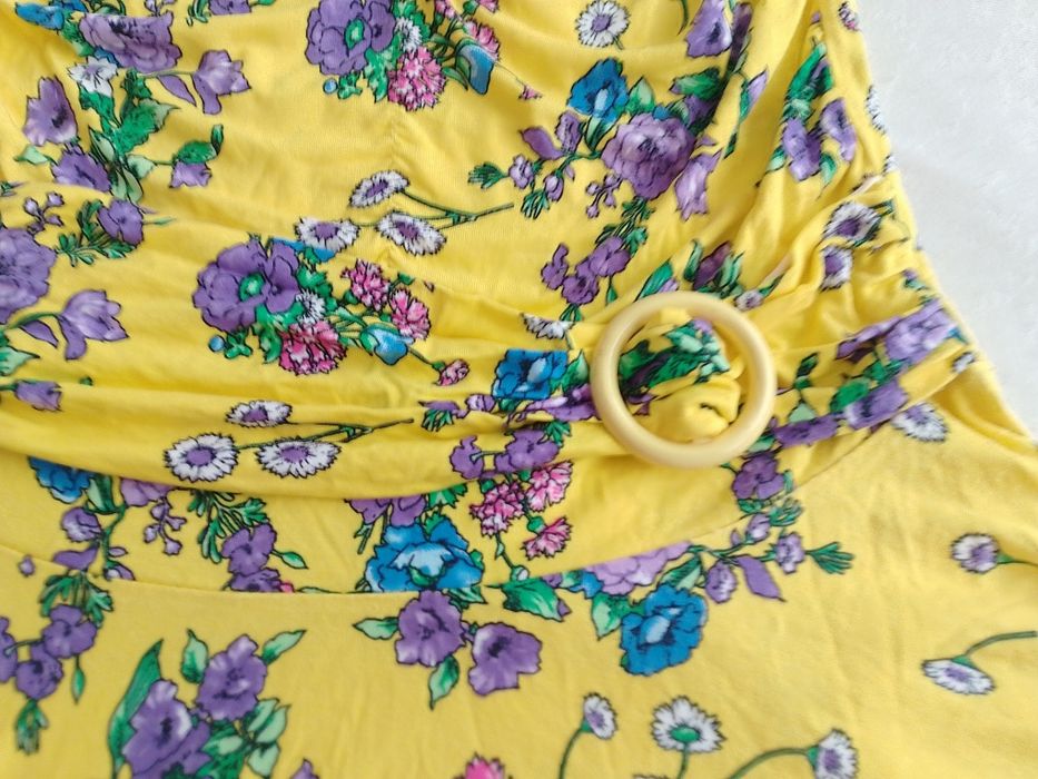 Лятна жълта рокля размер S