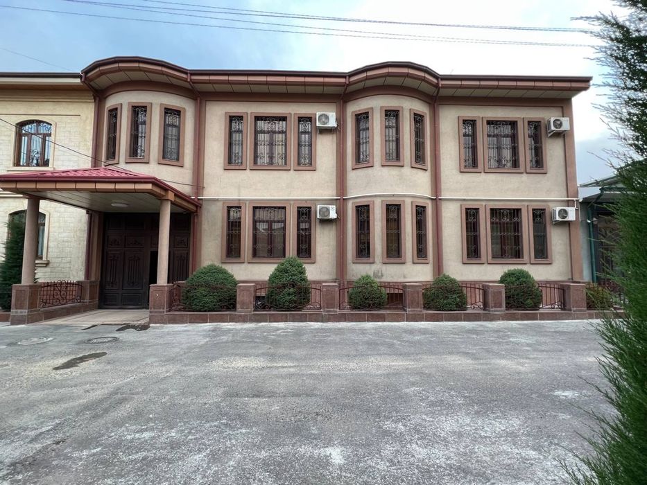 Uchastka sotiladi. 6 sotix..