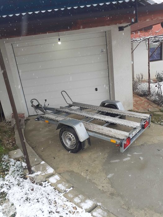 Превоз на мотори с колесар