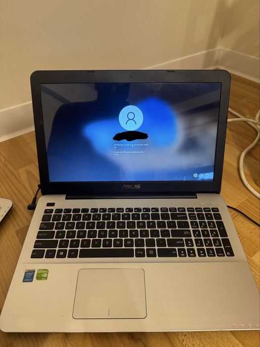 2 Laptopuri asus
