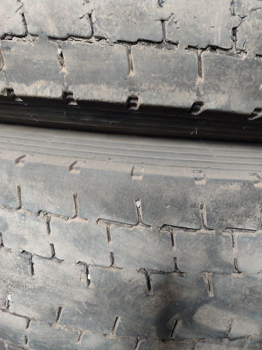 Продам грузовые шины