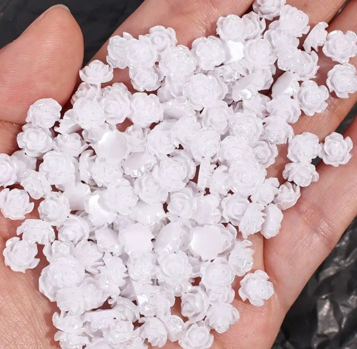 Декоративные розы-стразы  для маникюра ногтей