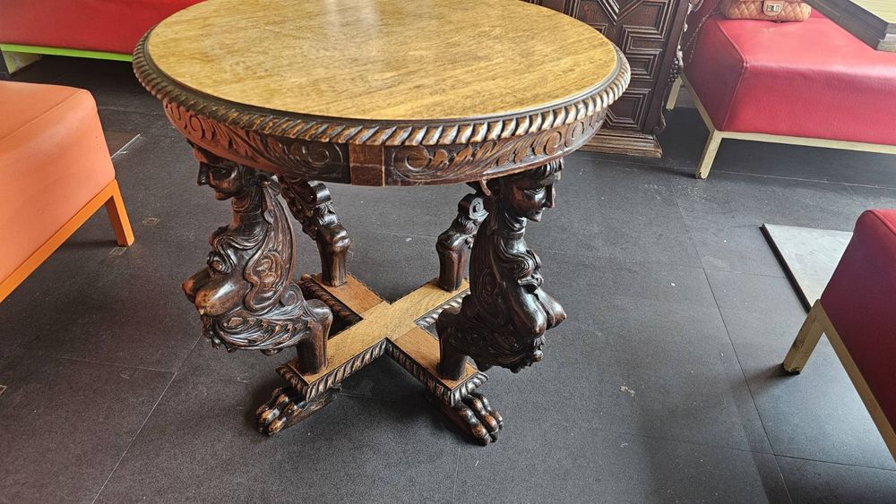 Антична ренесансова маса за кафе