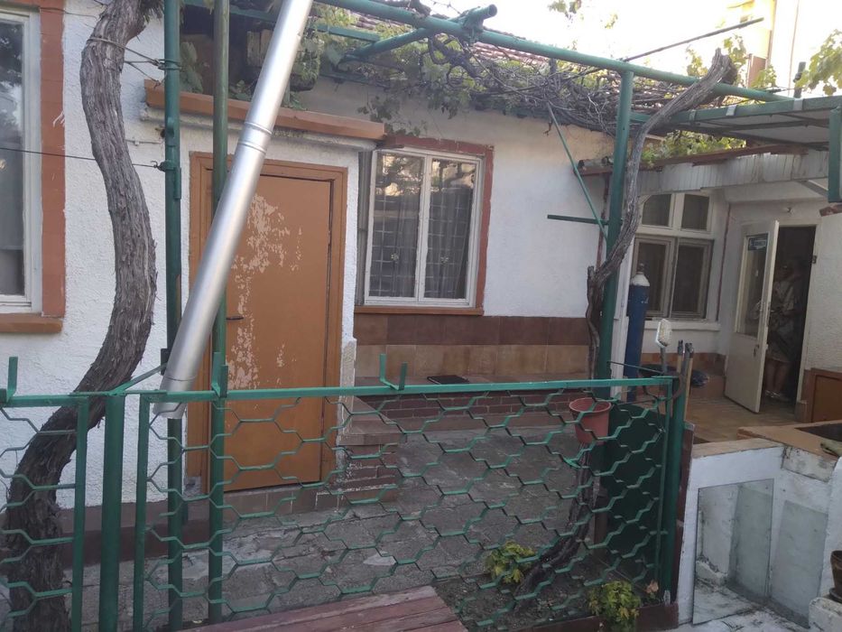 Продава се Къща в Пловдив, Център - 94 кв.м за 2075 €/кв.м - Снимка #1