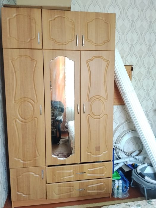 Продам спальный гарнитур.