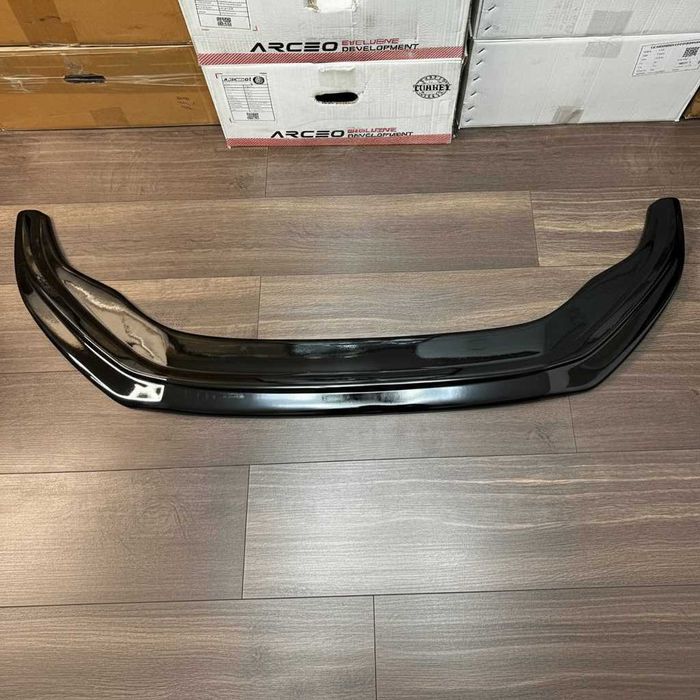 Spoiler fusta Lip bara fata VW Golf 7  negru lucios bara GTI