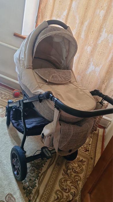 Продам коляску в хорошем качестве !!!