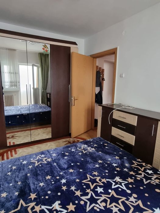 Închiriez apartament