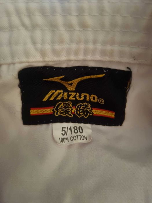 Кимоно и шлем для Каратэ