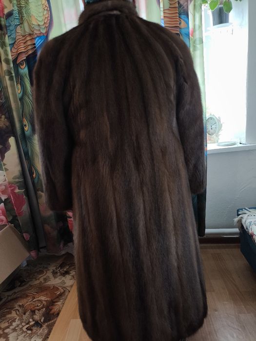 Продам норковую шубу