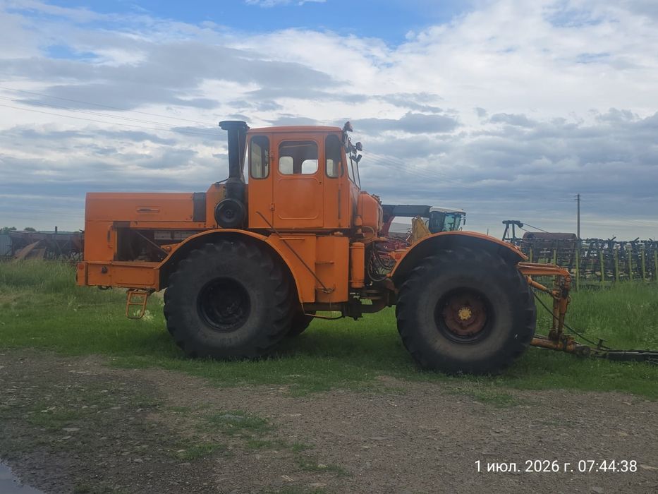 Продам два  к 700