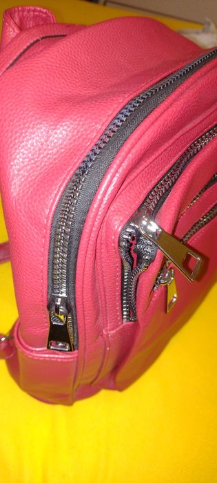 Фешън раничка в бордо