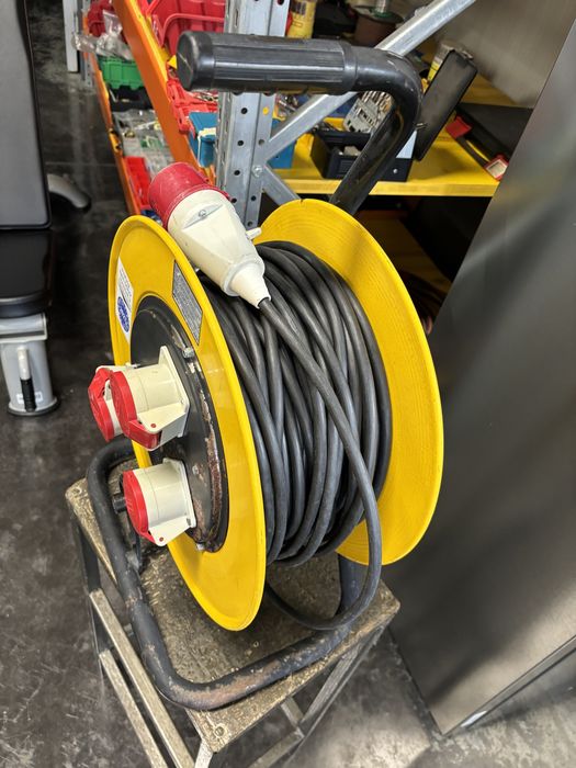 Rola curent cablu 380 v
