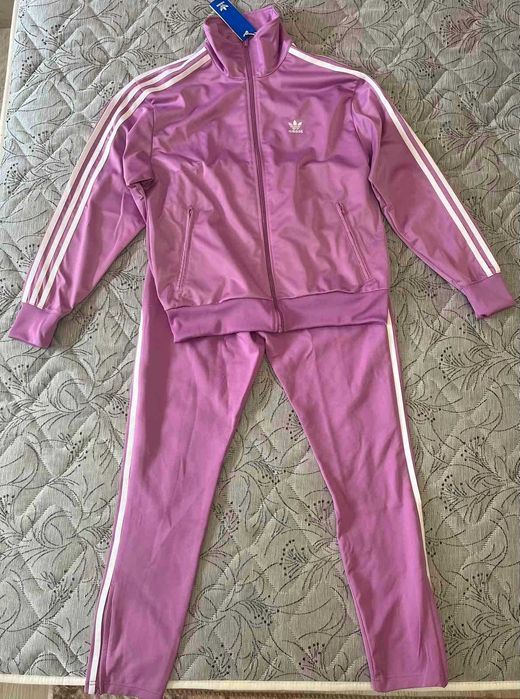 Adidas дрехи от фалирал магазин